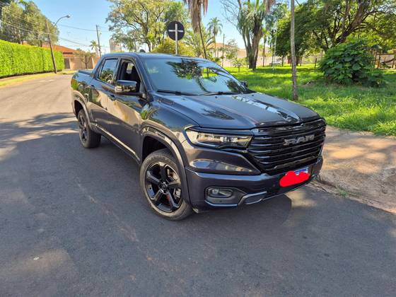 RAM RAMPAGE 2.0 HURRICANE 4 TURBO GASOLINA R/T 4X4 AUTOMÁTICO